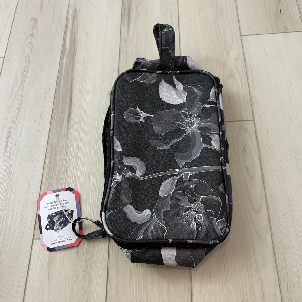 Periea travel bag